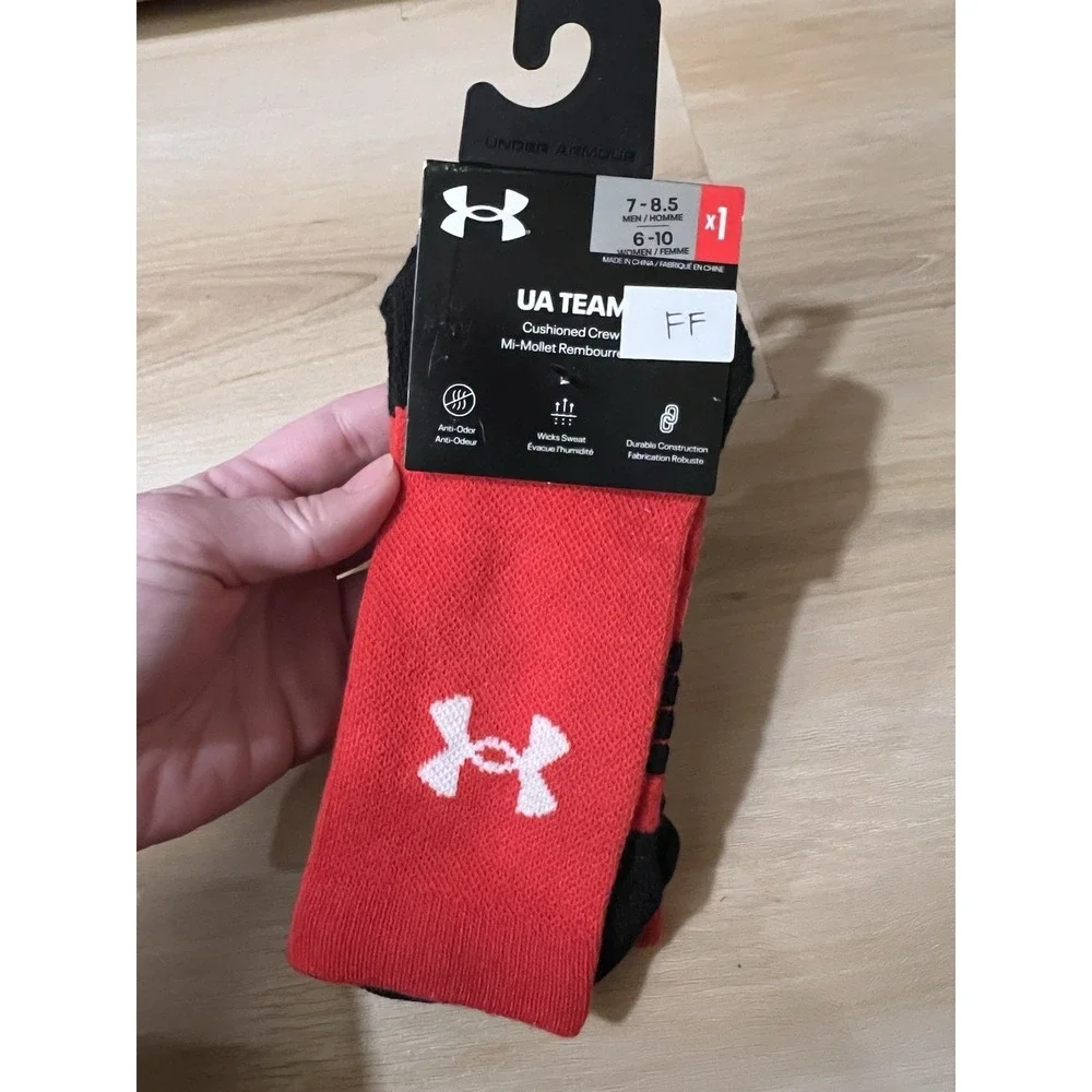 Under Armour UA Soccer Sock Cushioned Crew Red‎ M 7-8.5 W 6-10 Wicking
